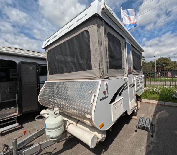 2015 Goldstream Crown  Offroad Camper Trailer image