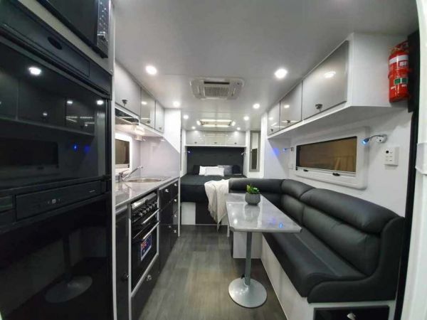 2023 Everest Caravans BLIZZARD 21.6F - OFF-ROAD FAMILY BUNK VAN Caravan image