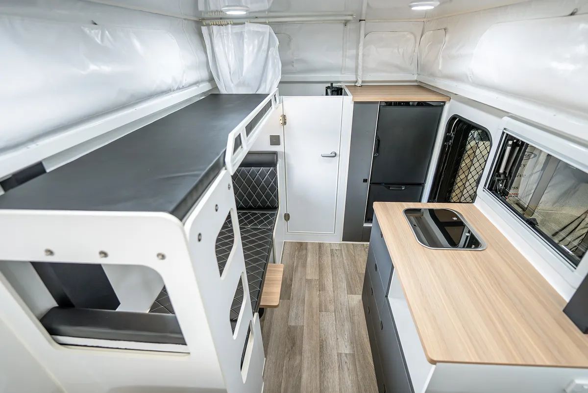 Image for 2024 Lifestyle Iconn E4 Family Hybrid Caravan 1