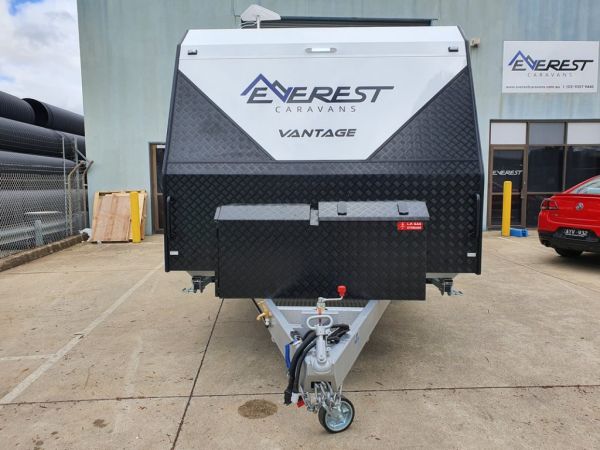 2023 Everest Caravans VANTAGE 21.6F - SPACIOUS FAMILY BUNK VAN Caravan image