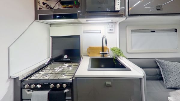 2023 Optimus ZONEX Off-Road Caravan image