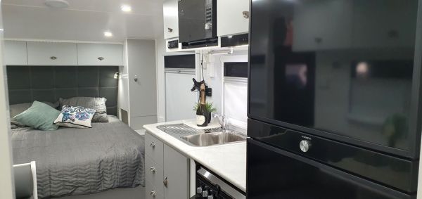 2025 Olympic Marathon 186-1 Ensuite Caravan image