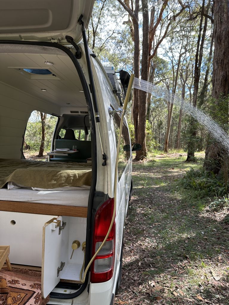 Image for 2010 Toyota Hiace Commuter Campervan 16