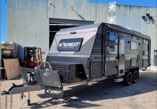 2023 Everest Caravans ICE GLIDER 22.8F Caravan image