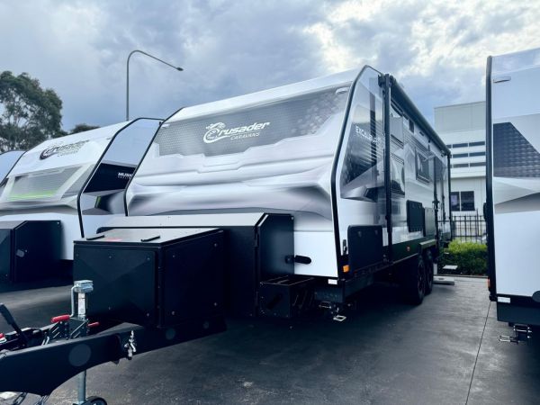 2024 Crusader MY25 Excalibur Serenity Club Lounge Ensuite Couples Van image