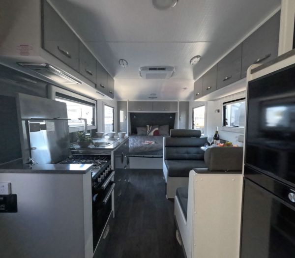 2024 Leader 2000_R_K1E3_T Gold Explorer Caravan 20' image