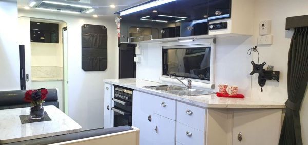 2025 Olympic Club Marathon 21-4 Caravan image