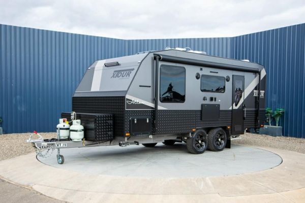 2024 XTour Atlas 19' Couples Edition image