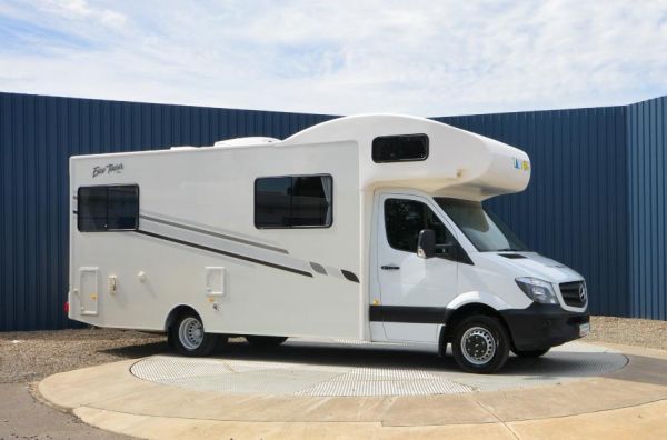 2018 Talvor Euro Deluxe 6B - Mercedes image
