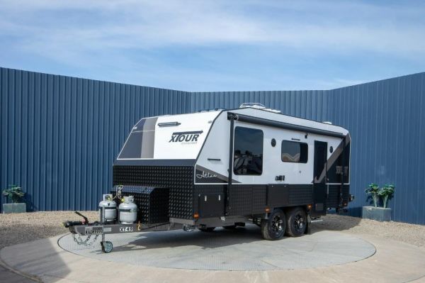 2024 XTour Atlas Couples Edition image