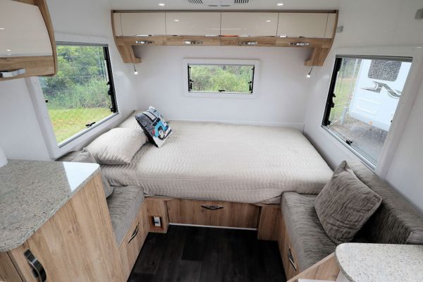 2024 Avan Aspire Caravan 402 image