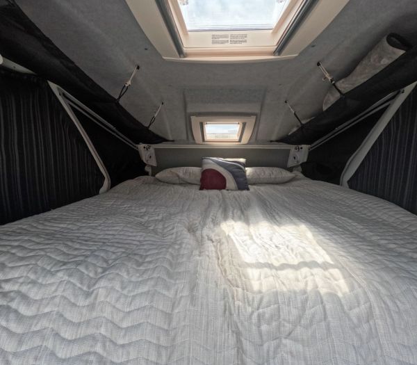 2016 Track Tvan Murranji Mk4 Camper Trailer image