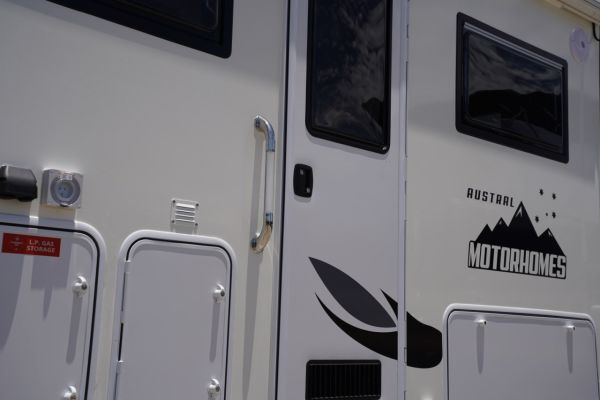 2023 Austral Motorhomes 3.5m Hard-Top Slide-on Camper image