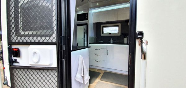 2023 Austral Motorhomes 4.2m Hard-Top Slide-on Camper image