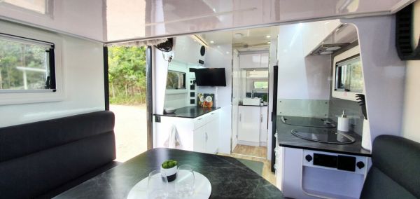 2023 Austral Motorhomes 4.2m Hard-Top Slide-on Camper image
