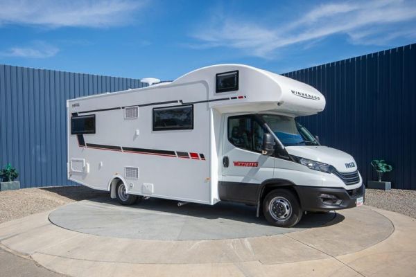 2023 Winnebago Kirra image