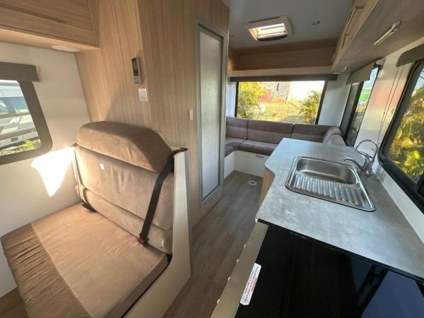 2021 Kea River M721 6 Berth image