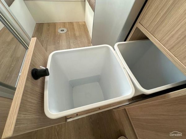 2019 Kea River M721 6 Berth image