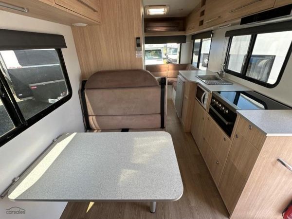 2019 Kea River M721 6 Berth image