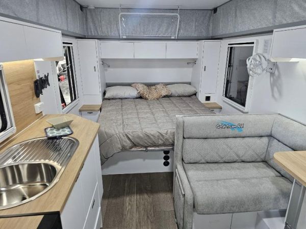 2024 Goldstream Adventure Platinum 1860 R/En image