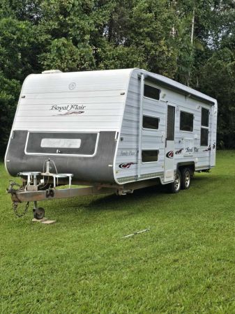2012 Royal Flair Family Flair Semi Off Road Caravan image