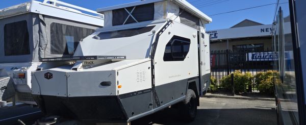2014 Track Trailer Topaz Series 2 Hybrid image