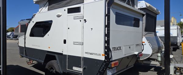 2014 Track Trailer Topaz Series 2 Hybrid image