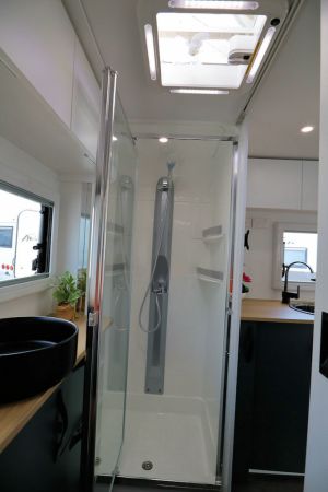 2024 Avan Aspire Caravan 572 image