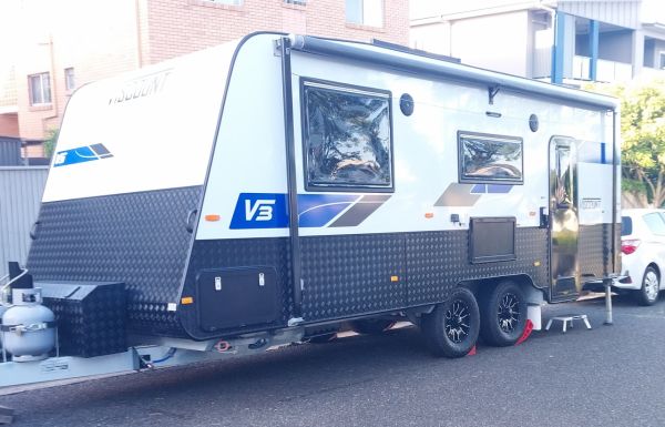2021 Viscount V3.2 Club Lounge Caravan image