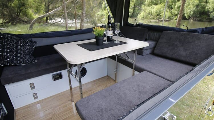 Convertable dinette