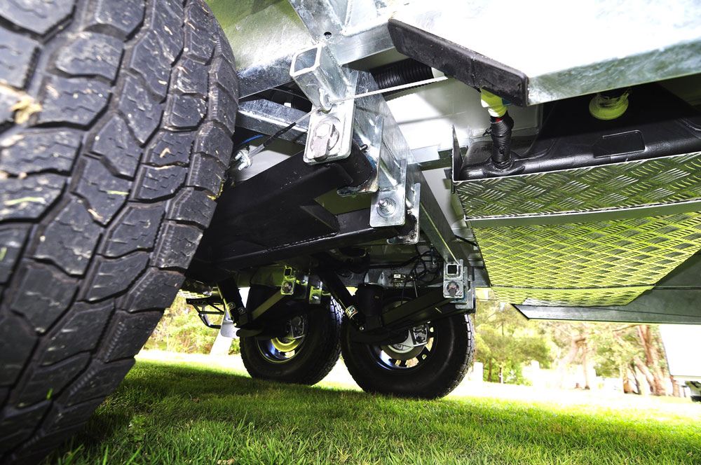 Standard features include Cruisemaster airbag suspension and composite construction for durability